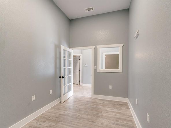 525 E Main St, Midlothian, TX 76065